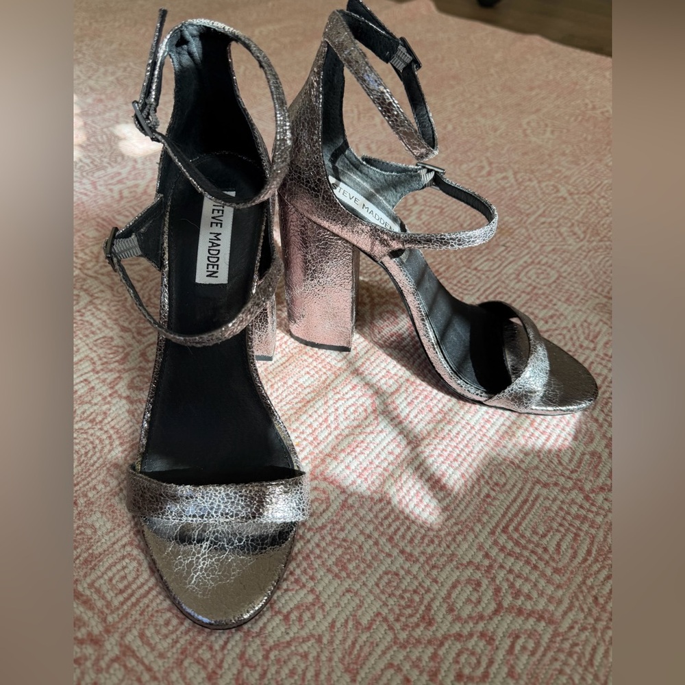 NEW Steve Madden Metallic Silver Heels - Size 7.5